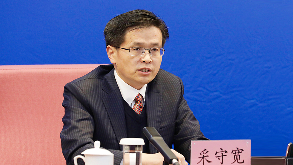 教育部職業(yè)教育與成人教育司副司長采守寬回答記者提問